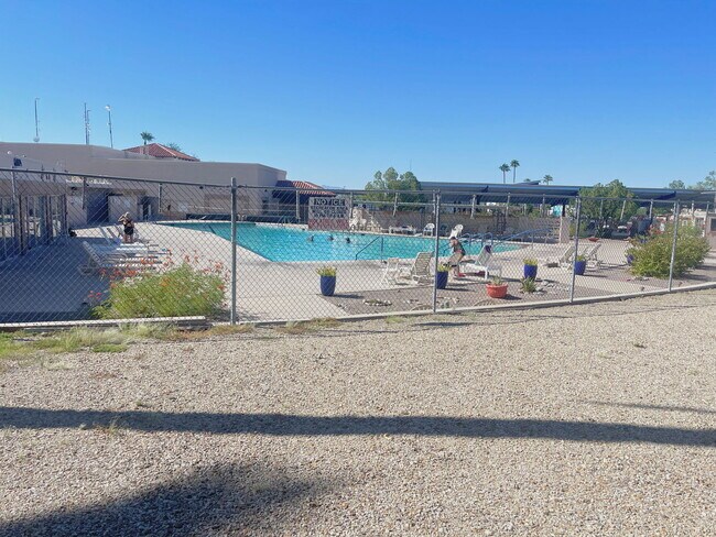 Building Photo - 5709 W Rocking Cir St