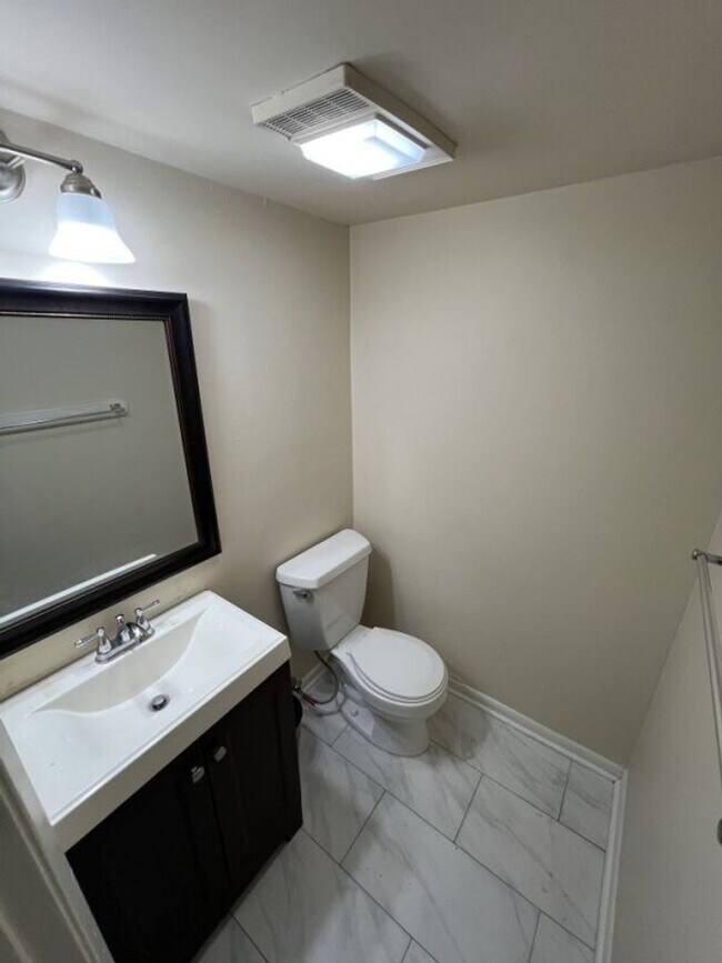 Building Photo - Brightside View