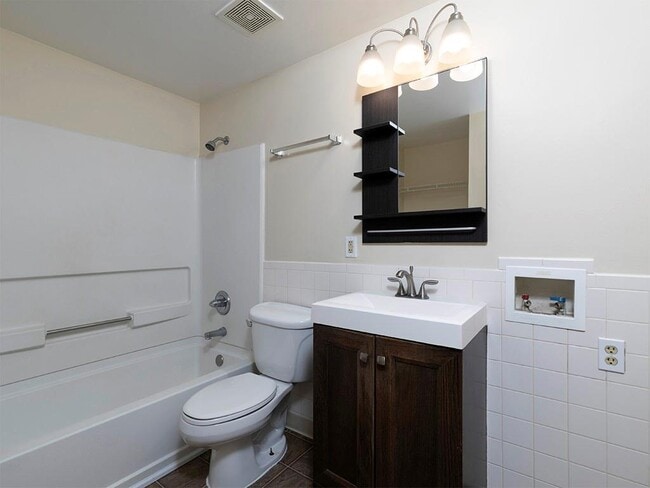 Building Photo - 2166 Hanfred Ct