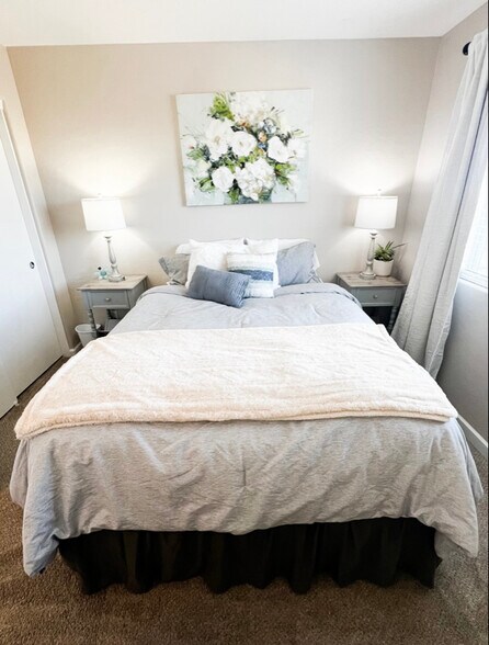 Building Photo - 2719 W Angel Way