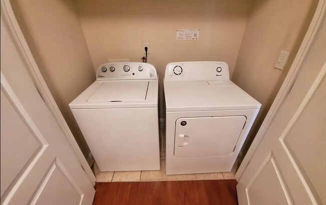 Building Photo - PRE-LEASING FOR AUGUST 10TH, 2026!