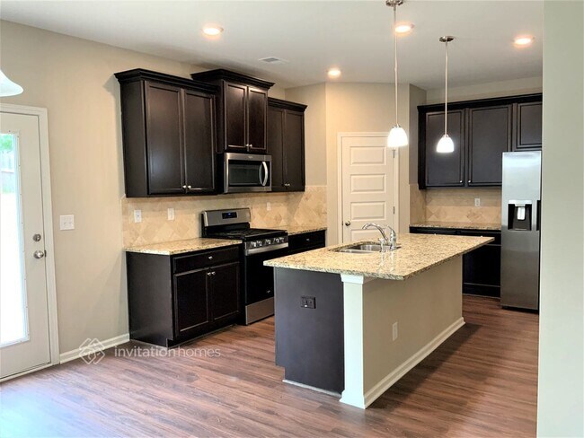 Building Photo - 218 Emporia Loop