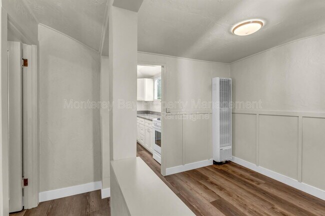 Building Photo - 227 18th St