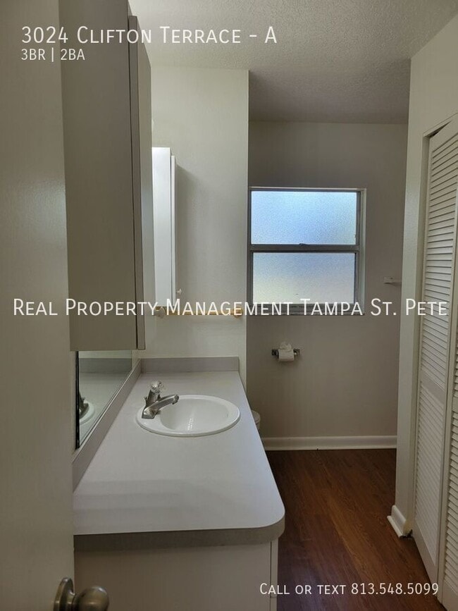 Building Photo - 3024 Clifton Terrace