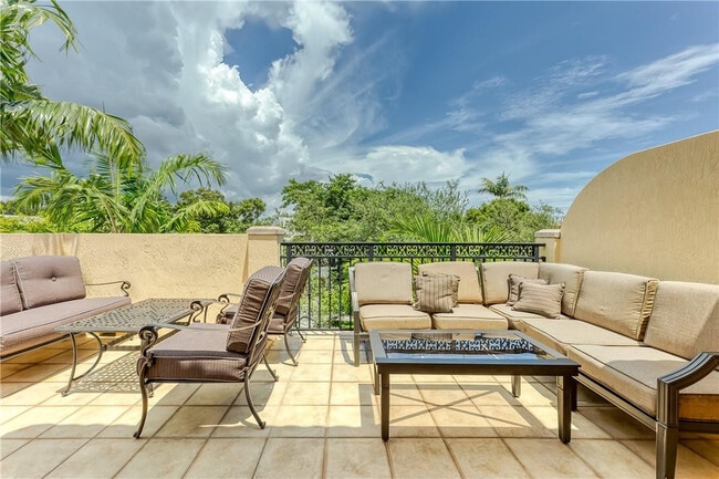 Building Photo - 1206 NE 1st St