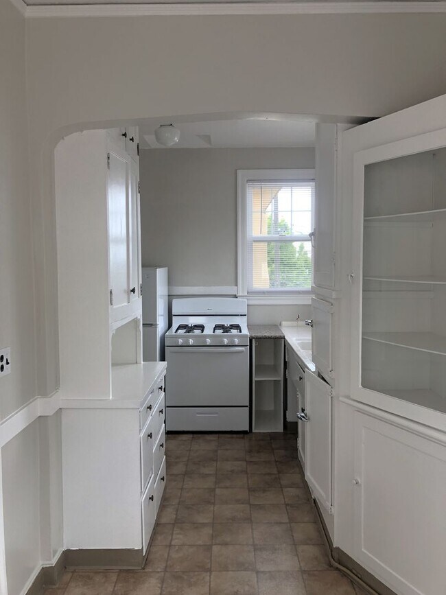 Building Photo - COMING SOON-large bedroom and is located n...