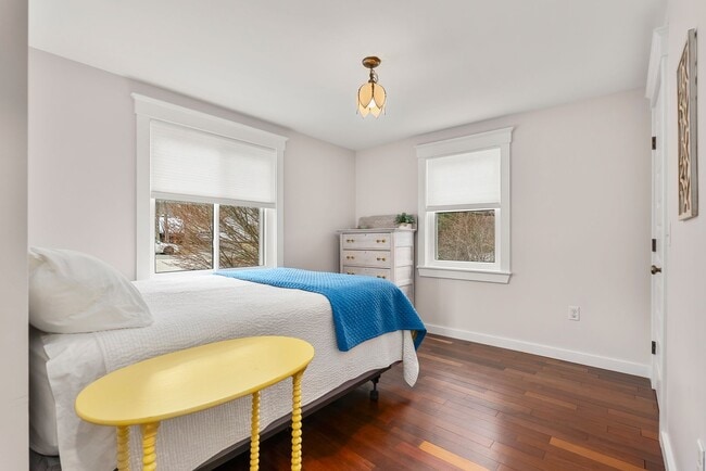 Building Photo - Year-round 3-Bedroom Home in Rockport