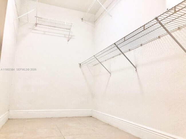 Building Photo - 2557 Centergate Dr