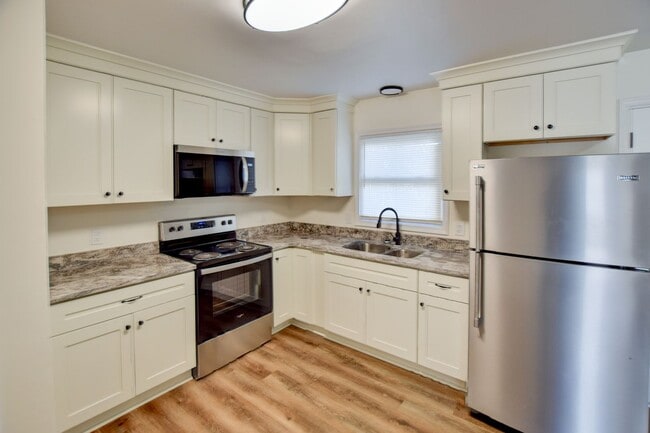 Building Photo - 2625 Harvard Dr