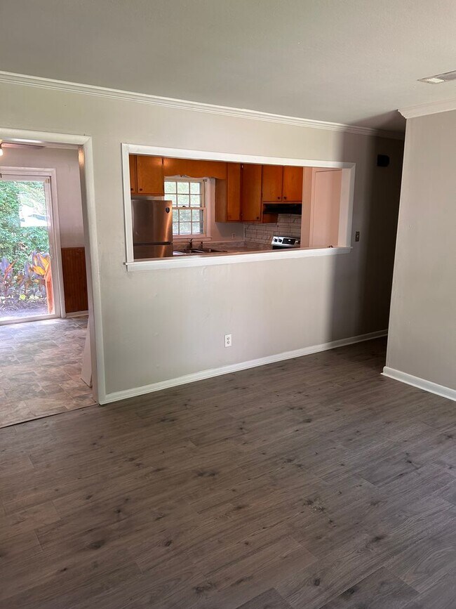 Building Photo - Move in Ready