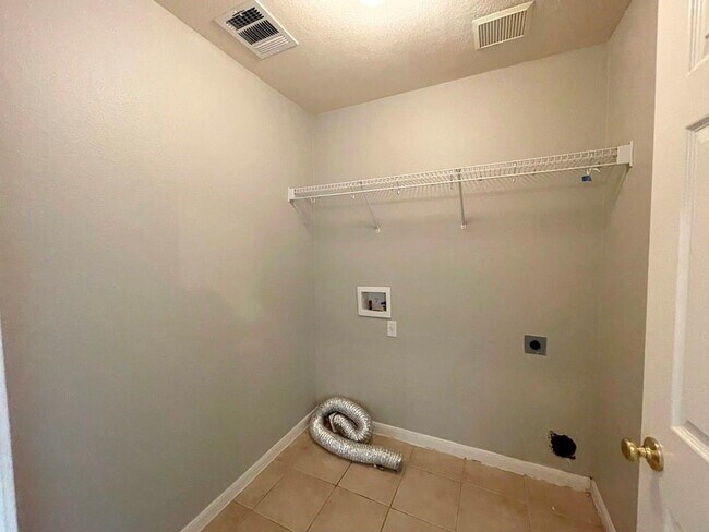 Building Photo - 2305 Bakers Way