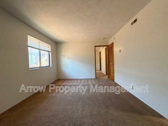 Building Photo - 1421 D St