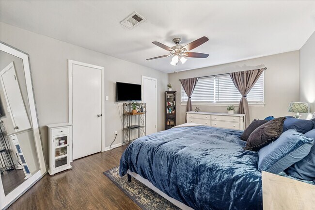 Building Photo - 5811 Spruce Forest Dr