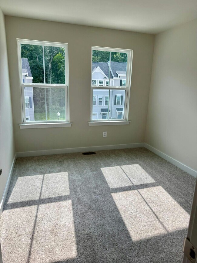 Building Photo - 1859 Bergerac Ct