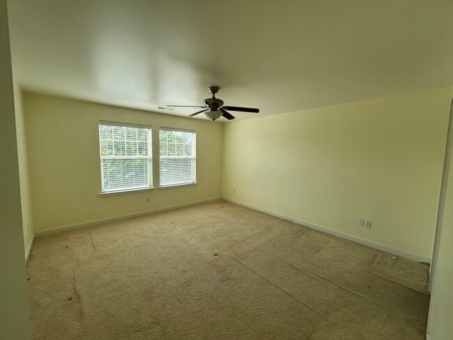Building Photo - Beautiful Three Bedroom House for Rent in ...
