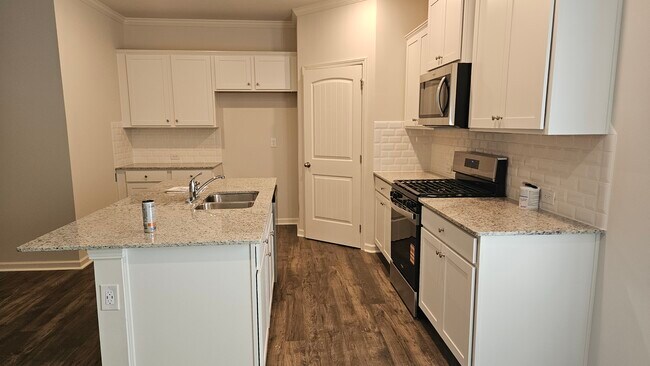Building Photo - 3091 Greyton Dr