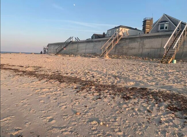 Building Photo - 300 Ocean St