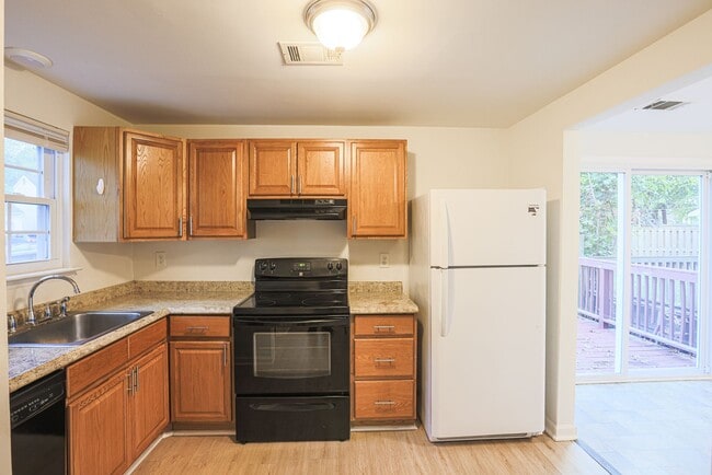 Building Photo - 8096 Castle Rock Ct