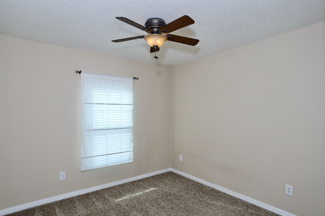 Building Photo - 7912 Northlake Pkwy