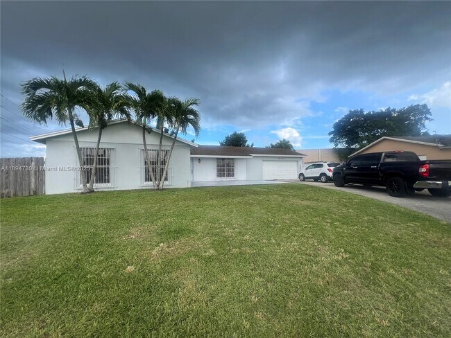 Building Photo - 26121 SW 130th Ave