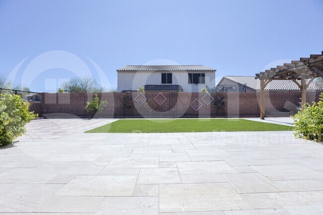 Building Photo - 1465 E Ibis St