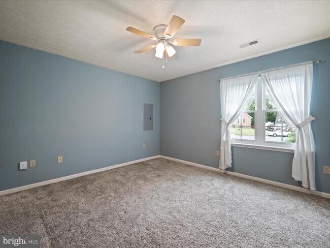 Building Photo - 112 Jefferson Ct