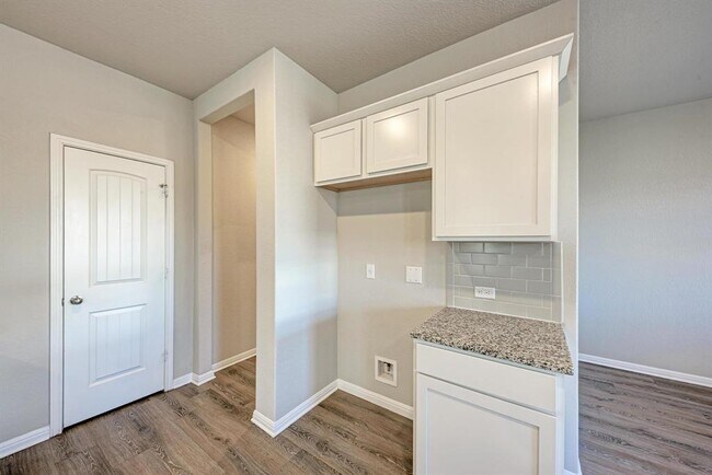 Building Photo - 1232 Vogel Dr