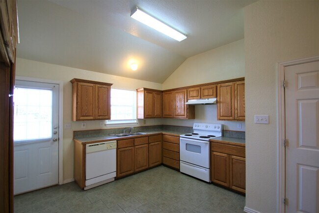 Building Photo - 417 N Blue Jay Ct