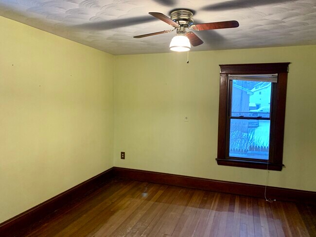 Building Photo - 6 Clark St