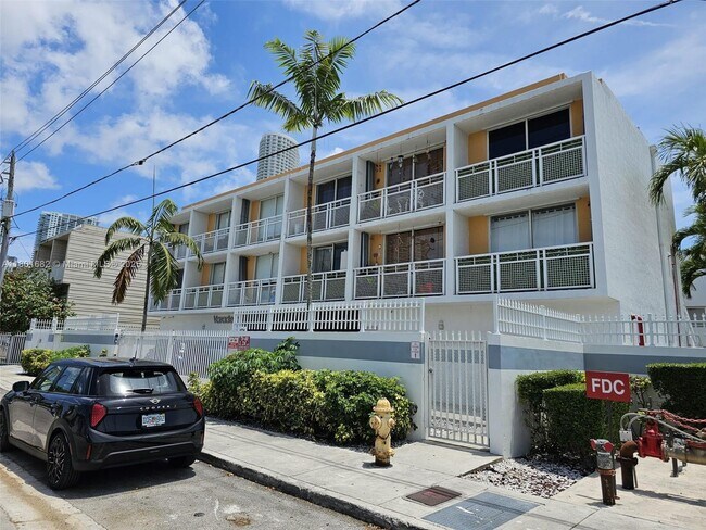 Primary Photo - 450 SW 3rd St