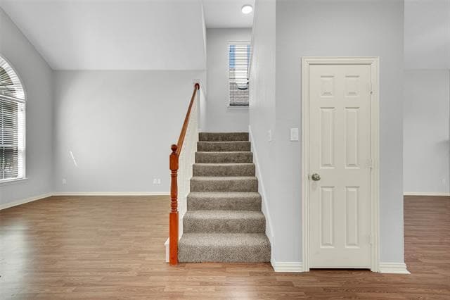 Building Photo - 208 Del Cano Dr
