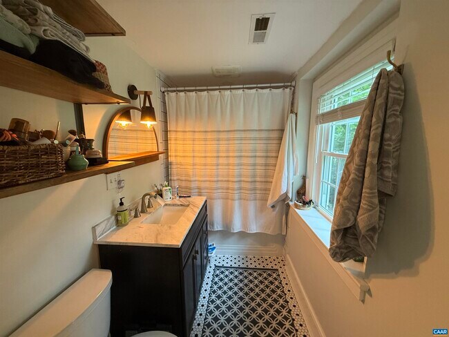 Building Photo - 726 Cargil Ln