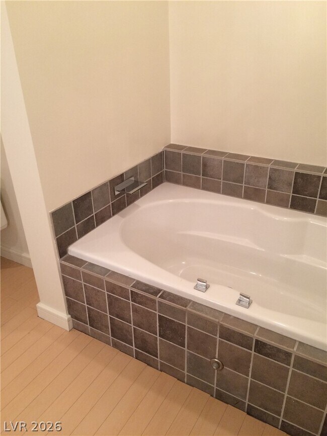 Building Photo - 200 Hoover Ave