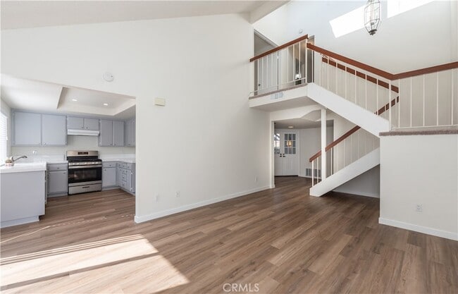 Building Photo - 49 Summerstone