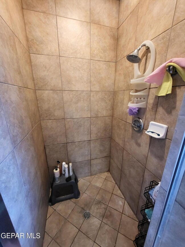 Building Photo - 6354 Franklin View Dr