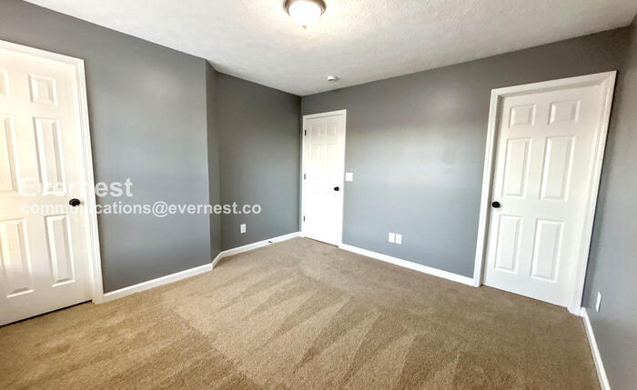 Building Photo - 570 Flintlock Ct