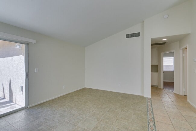 Building Photo - Cozy 3 bedroom single story house in Green Valley