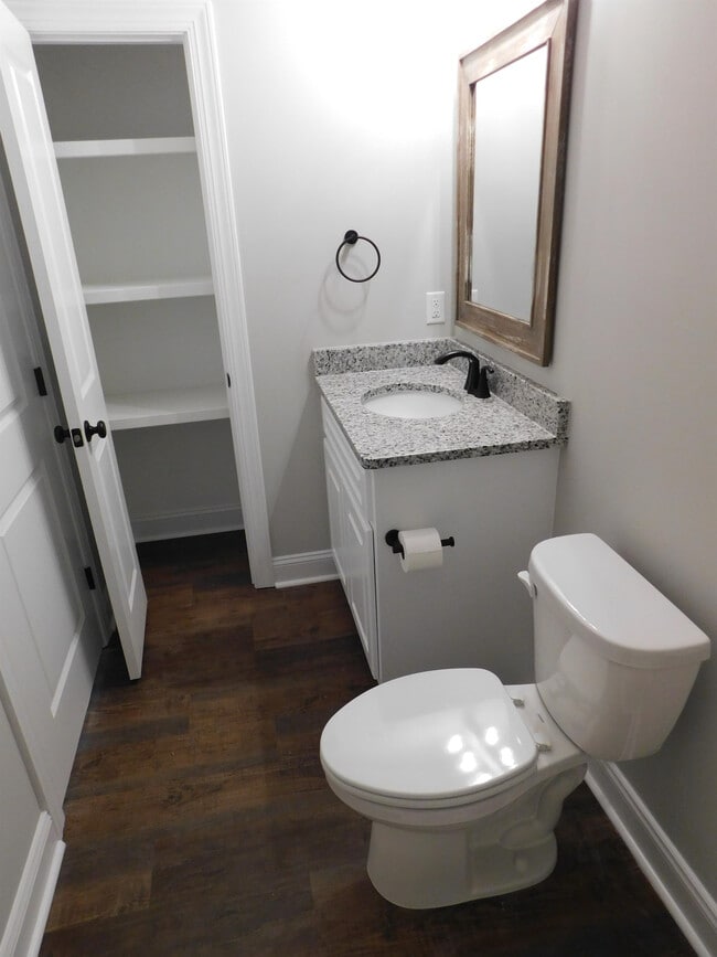 Building Photo - 434 Lancaster Rd