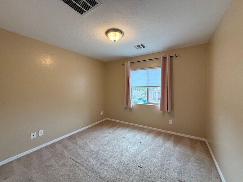 Building Photo - 11833 Bussero Ct
