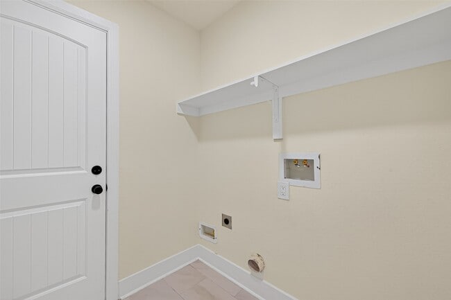 Building Photo - 3006 Golden Hills Ln