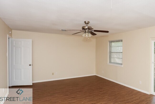 Building Photo - Charming 3 Bedroom in Irving!