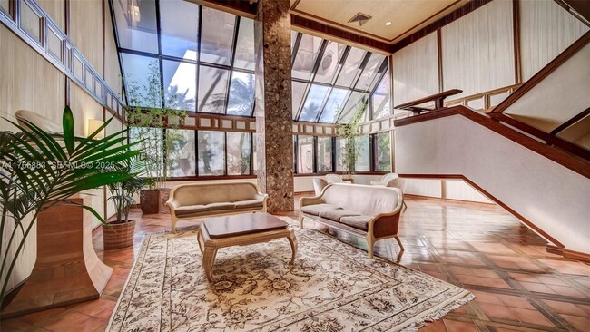 Building Photo - 520 Brickell Key Dr