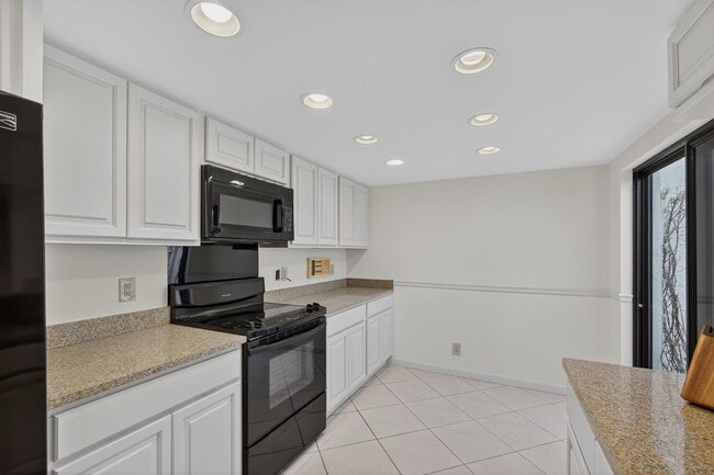 Building Photo - 17001 Freshwind Cir