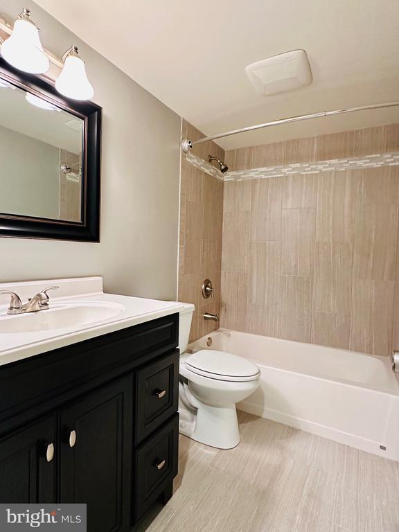 Building Photo - 6707 Grey Fox Dr