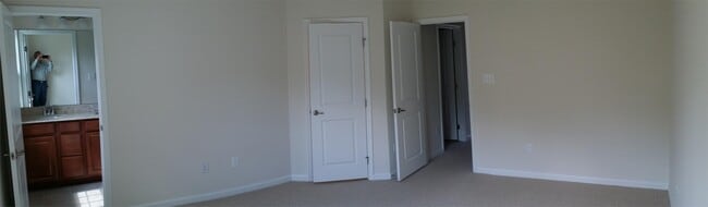 Building Photo - 22854 Yellow Oak Terrace