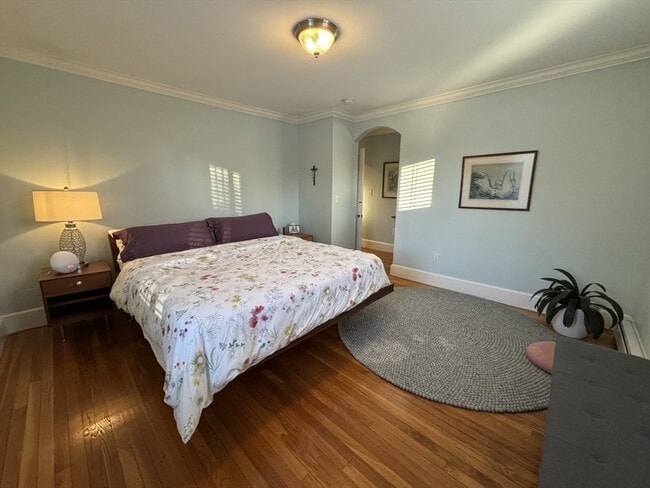 Building Photo - 35 Wellesley St