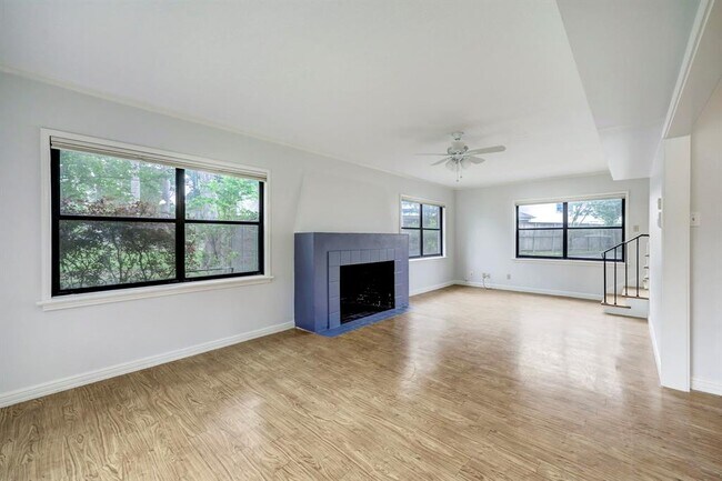 Primary Photo - 3309 Lawrence St
