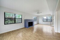 Building Photo - 3309 Lawrence St