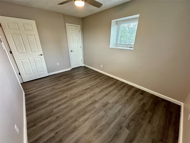Building Photo - 2612 Rogers Ave