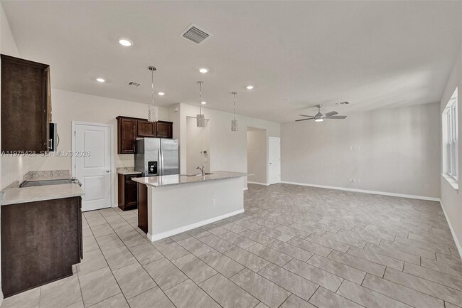 Building Photo - 4764 Eucalyptus Dr